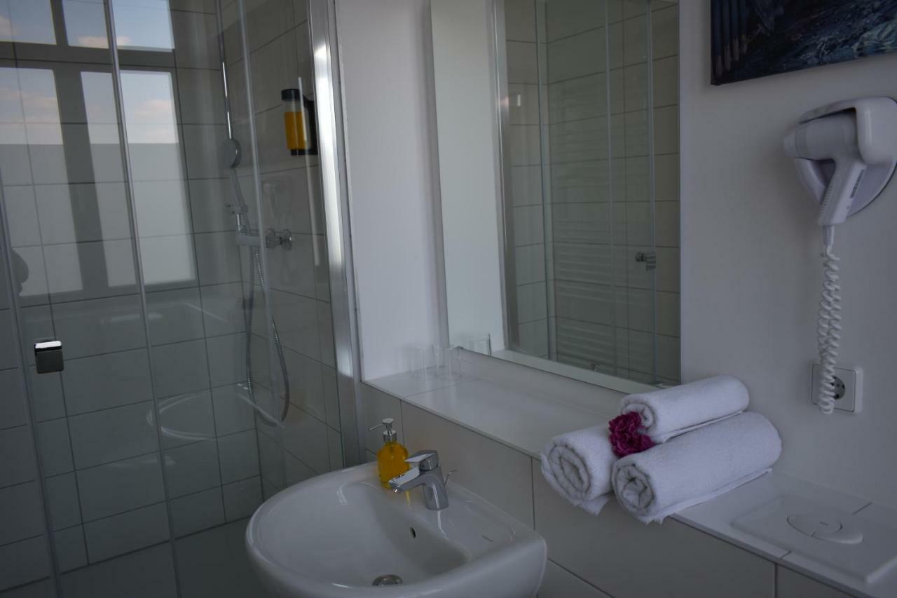 Motel Schoenefeld Grossziethen Ngoại thất bức ảnh